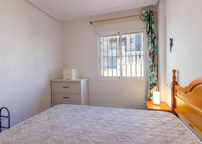 Stunning In Lägenhet Torrevieja